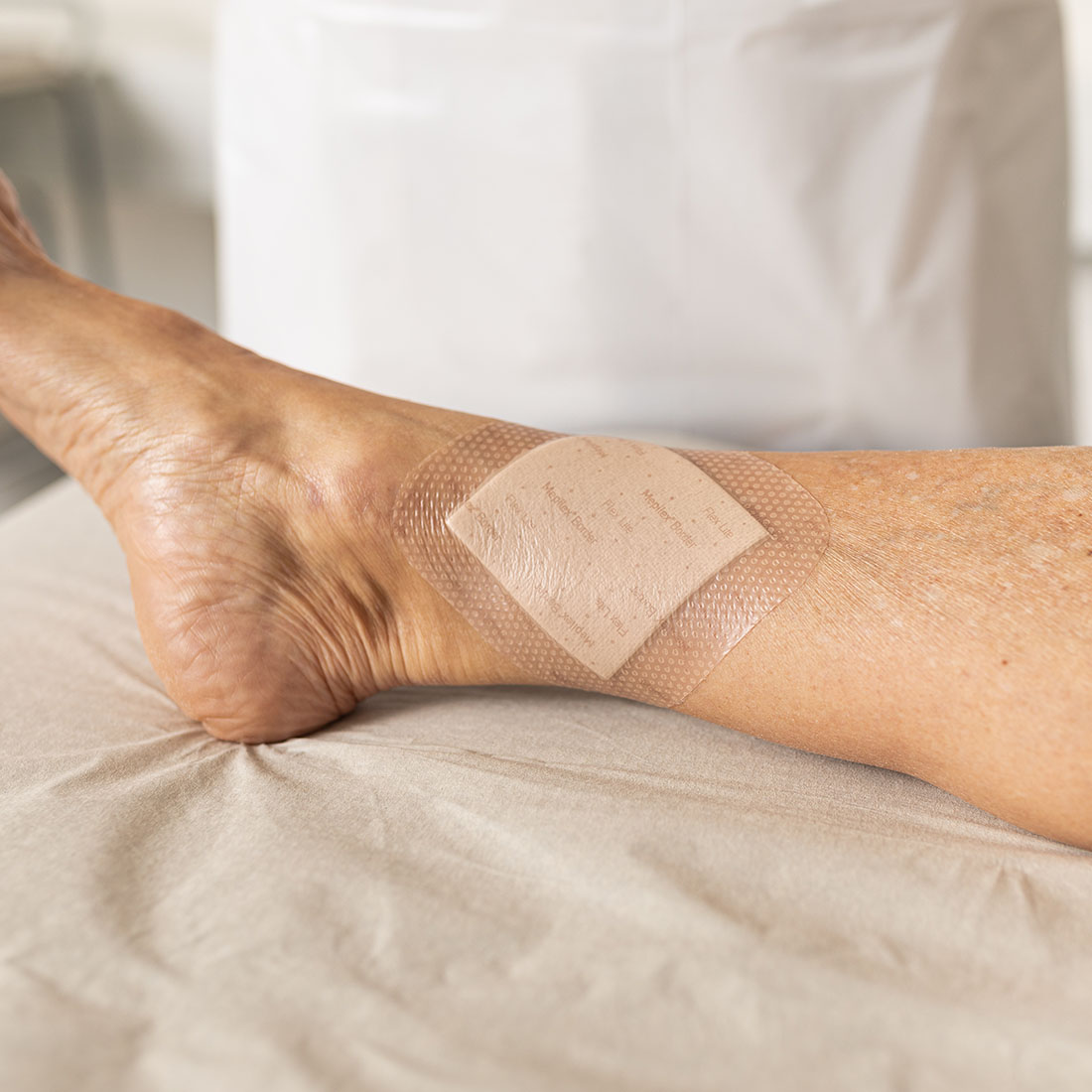 Curativo de Espuma 5 Camadas Mepilex  Border Flex 7,5x7,5 Unidade - Imagem 10